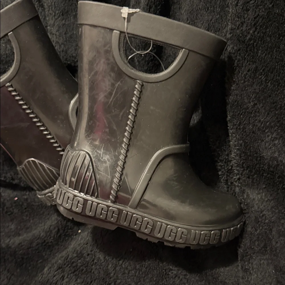 UGG Kids Black Rain Boots unisex-child K DrizlitaRain Boot